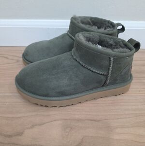 UGG Classic Ultra Mini Forest Night USA Women Size 6/UK 4/EU 37